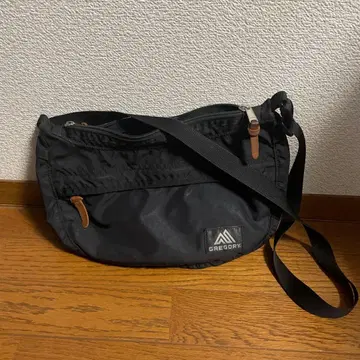 그레고리 숄더백 새첼