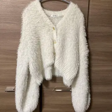 화이트 퍼 스타일 긴팔 가디건