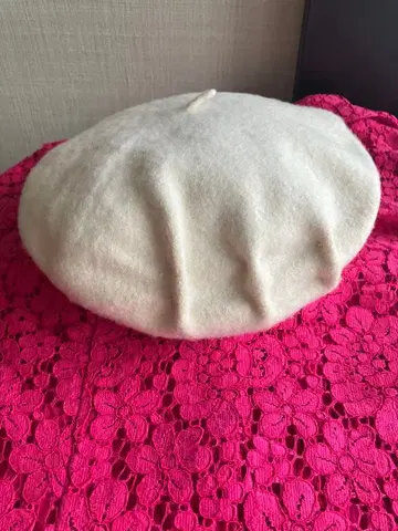 이탈리아제 sisley 모던 울 화이트 베레모 미사용 새상품급