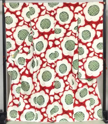 미사용 새상품 후리소데 기성복 폴리에스테르 베이지 빨간색 올 패턴