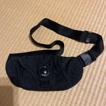 CP COMPANY 블랙 바디백 남성용 블랙
