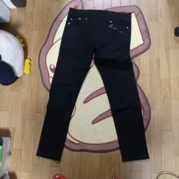 블랙 슬림핏 데님 팬츠 102