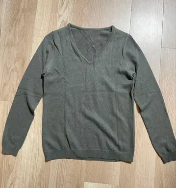 UNIQLO 캐시미어 V넥 니트 스웨터 카키