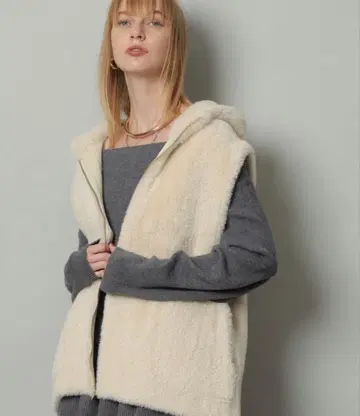 CADUNE 페더 접결 베스트 카듀네 클리닝 완료 퍼 베스트