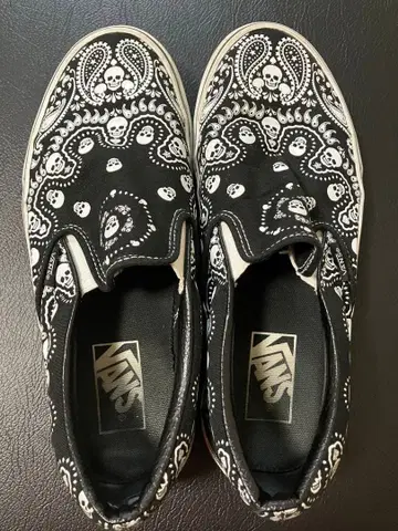 VANS 반다나 패턴 스컬 슬립온 24.5cm