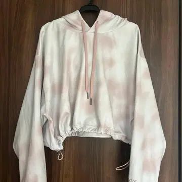 NERGY 크롭 후드티 화이트/핑크