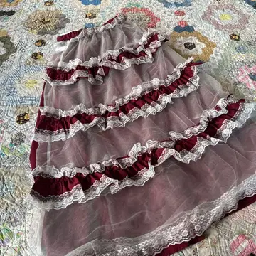 미사용 새상품 택 포함 쿠티르와 레트로 레이스 프릴 볼륨 샤샤 스커트
