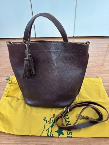 일비종떼 태슬 토트 밴딩백 숄더 브라운