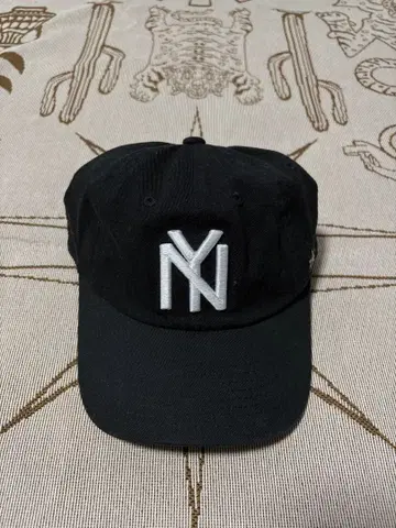 American Needle NY 로고 블랙 캡