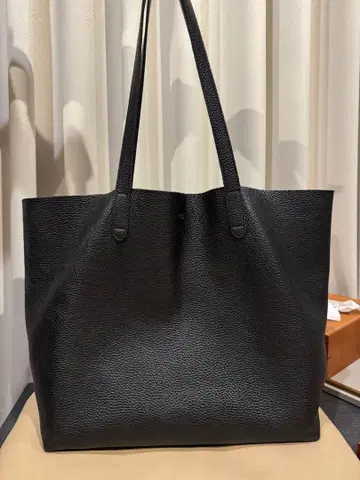 새상품급 CUYANA 쿠야나 토트백 블랙 천연 가죽