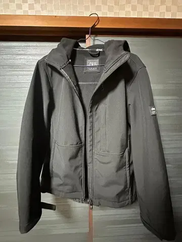 Zara DNWR 후드티 블랙.