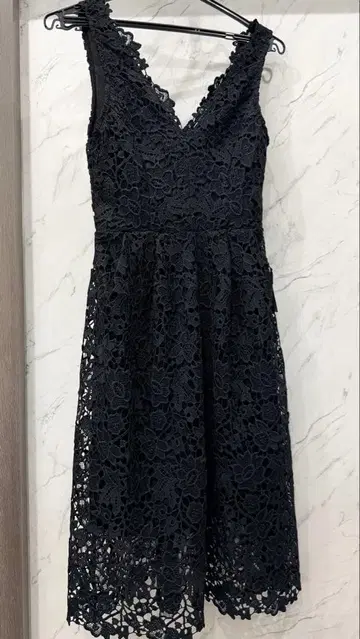 Nordstrom 블랙 레이스 슬리브리스 원피스