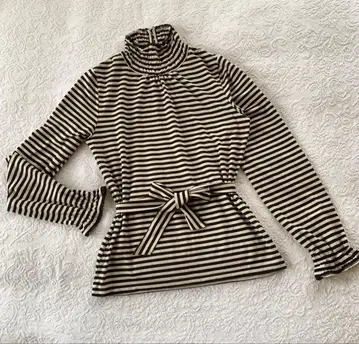 쿠미쿄쿠 스트라이프 하이넥 긴팔 상의