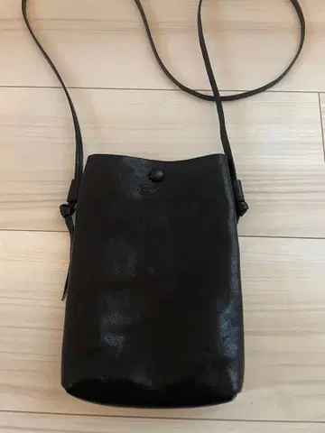 블랙 가죽 숄더백