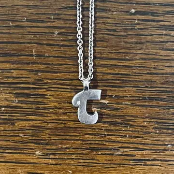 [ GARNI ] 알파벳 목걸이 'T'