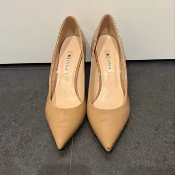 배송비 포함 DIANA 베이지 에나멜 펌프스 24cm