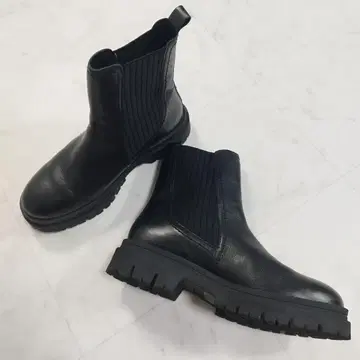 컨디션 최상 미사용급 알파 큐빅 사이드 고어 부츠 통굽 블랙 가죽