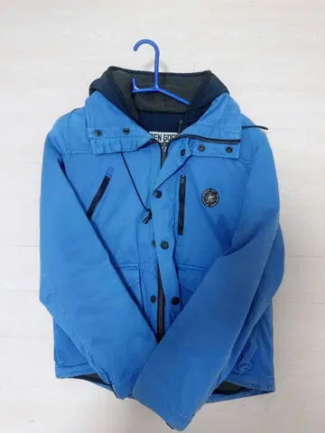 이쿠타 토마 착용 사복 Golden Goose 윈드 자켓