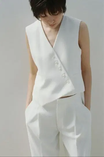 ZARA 비대칭 베스트 화이트