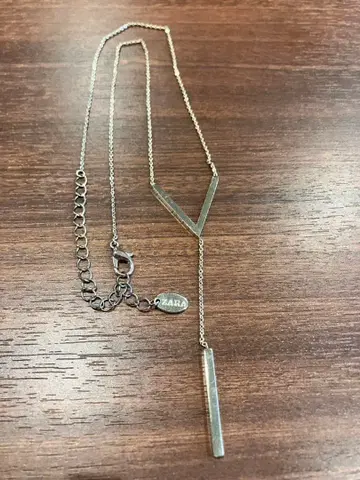 ZARA 자라 목걸이 V 라인