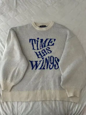 TIME HAS WINGS 로고 디자인 니트