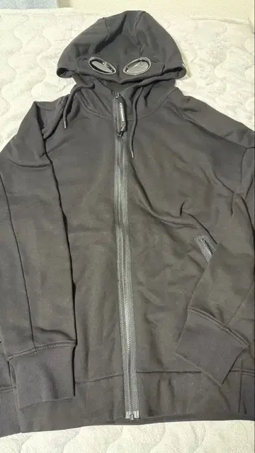 C.P. COMPANY 블랙 후드티 XL 사이즈 고글 포함