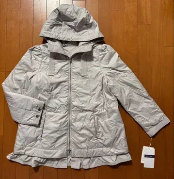 새상품 엠즈 그레이시 2024년 까멜리아 자수 리버서블 숏코트