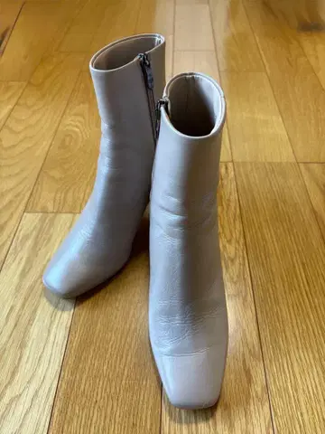 DIANA 스퀘어토 숏부츠