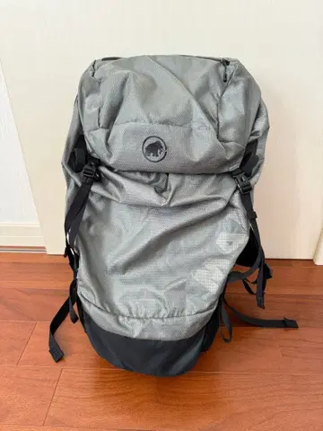 마무트 듀칸 백팩 자크 그레이