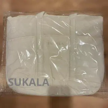 [ SUKALA 미개봉 새상품 ] 화이트 컬러 토트백