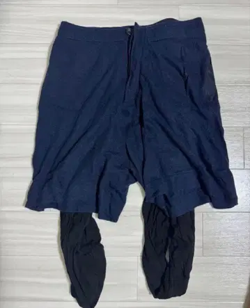 sacai 사이즈 2 울 소재 하프 팬츠