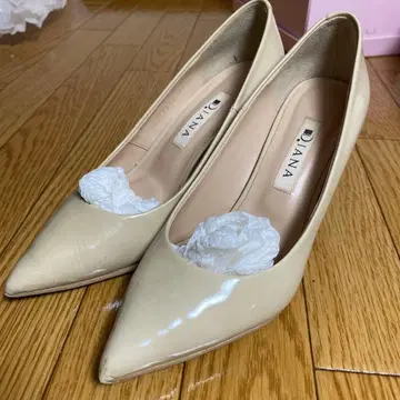 DIANA 베이지 스틸레토 하이힐