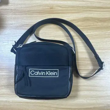 캘빈 클라인 블랙 숄더백