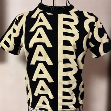 새상품 MARC JACOBS 로고 프린트 T셔츠 S