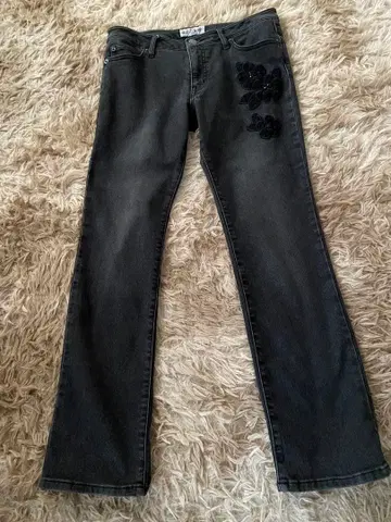 GALLERY VISCONTI 플라워 자수 데님