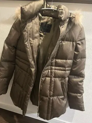 UNTITLED 후드 부착 다운 자켓 사이즈 2