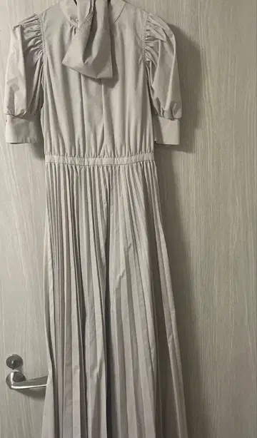 스나이델 라이트 그레이 반팔 롱 원피스 (프리 사이즈)