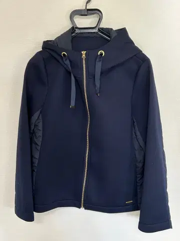 네이비 후드 부착 맨투맨 자켓