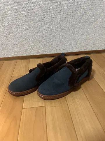 미네통카 다크 블루 슬립온 부츠