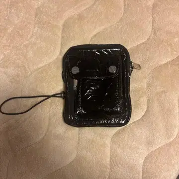 블랙 숄더백 컴팩트