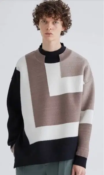 [ 시착만 한 상품 ] 쿠루니 STUDIOUS 별주 컬러 블록 터틀 니트