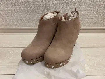 베이지 스웨이드 사이드 고어 부츠