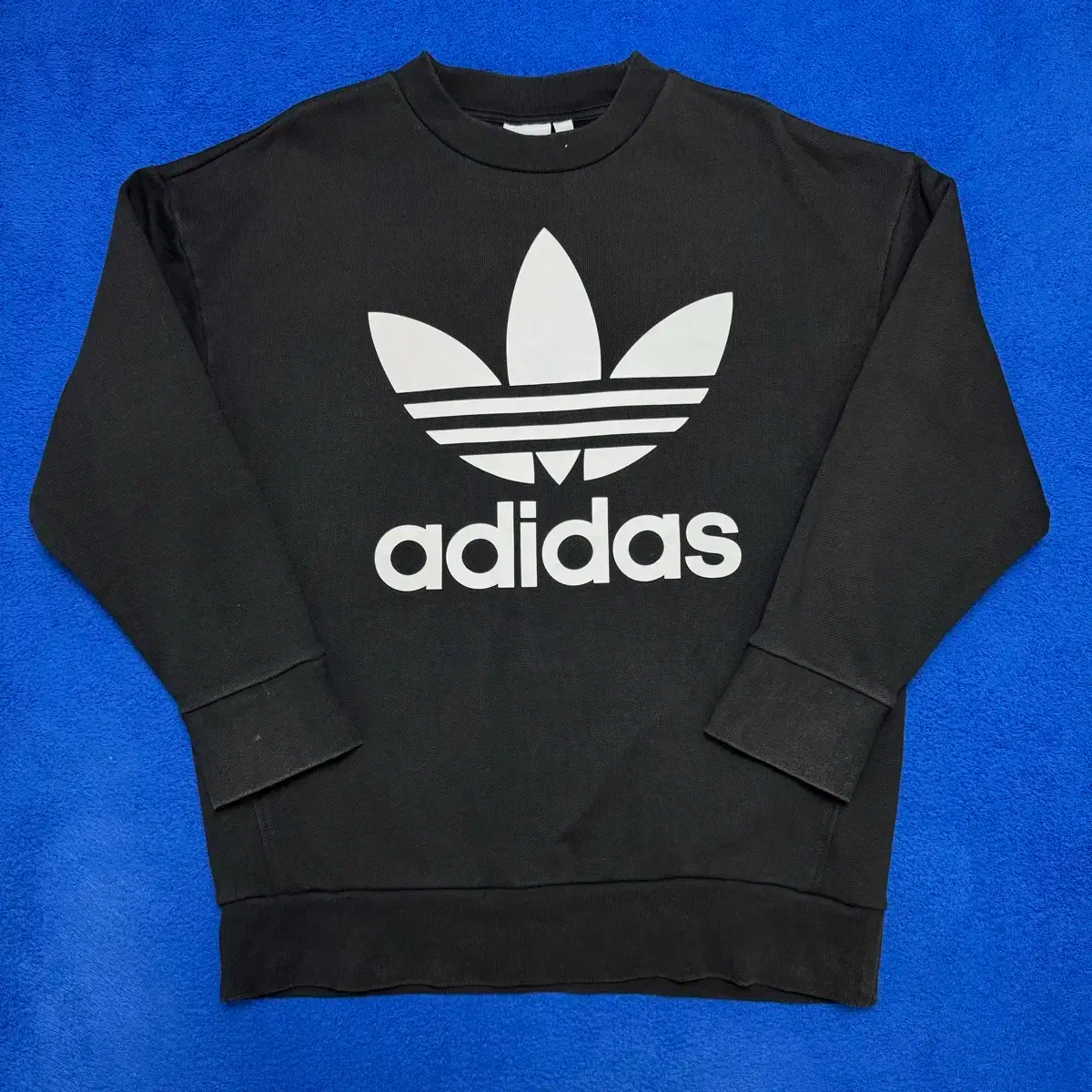 Adidas sweatshirt S