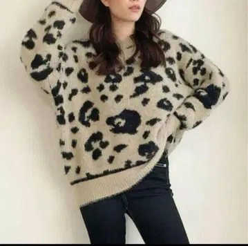 레오파드 라인 샤기 니트 TOPS