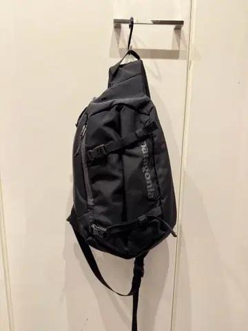 patagonia Atom 8L 블랙 백팩