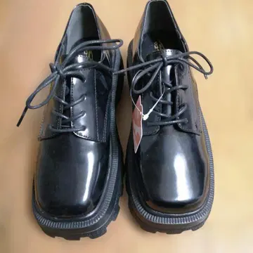 새상품 블랙 통굽 레이스업 슈즈 M