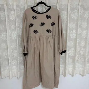 SM2 ETHICAL CRAFTS 꽃무늬 자수 원피스