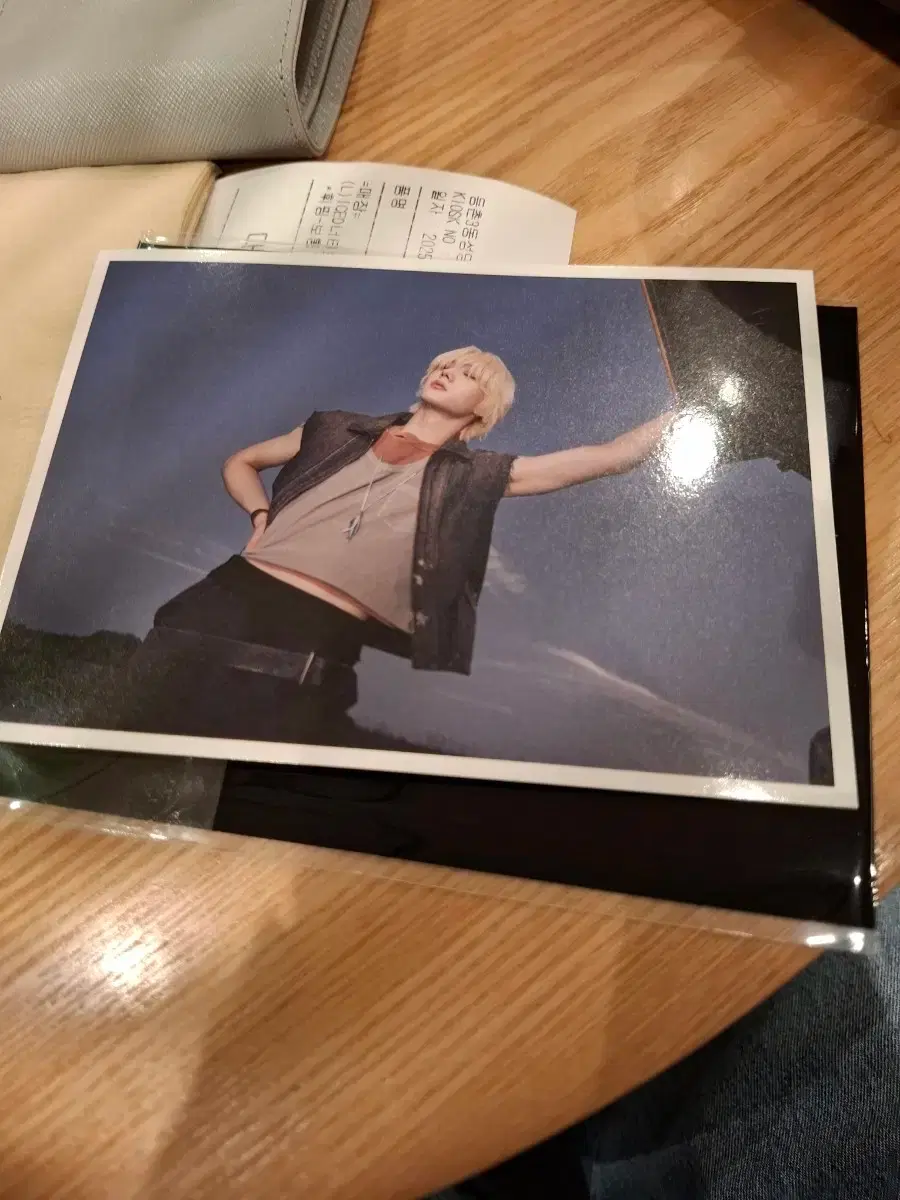 (Free Sharing) boynextdoor X EDIYA Collaboration Postcard