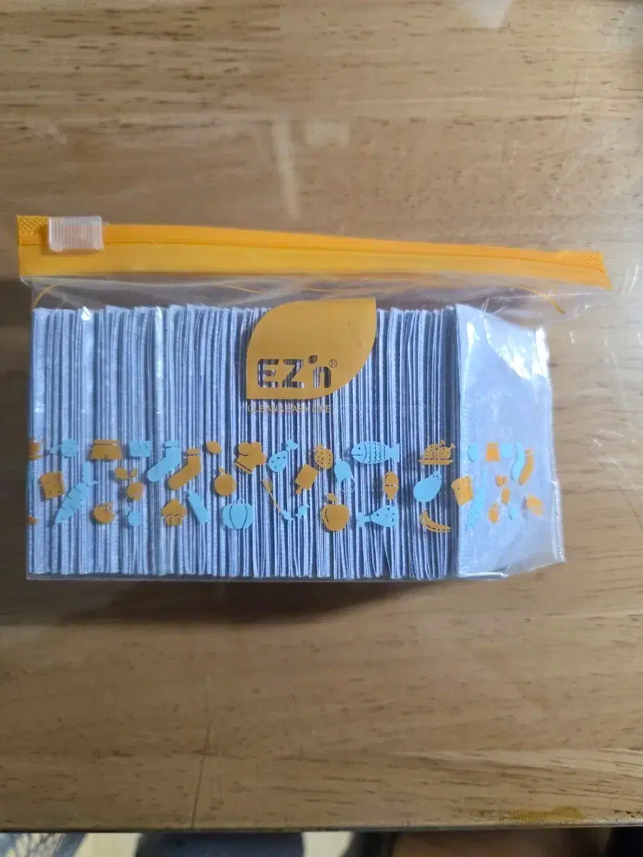 Selling full set of Pokemon Tteobussil Season 1