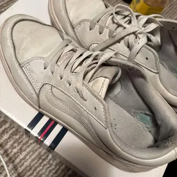 VANS 화이트 스니커즈 로우컷